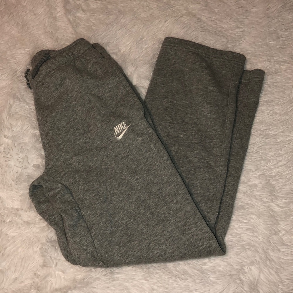 Nike sweat pants size L